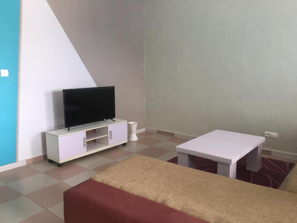 Residence Maryhouse - Free Breakfast And Taxi From Airport Cotonou Bagian luar foto
