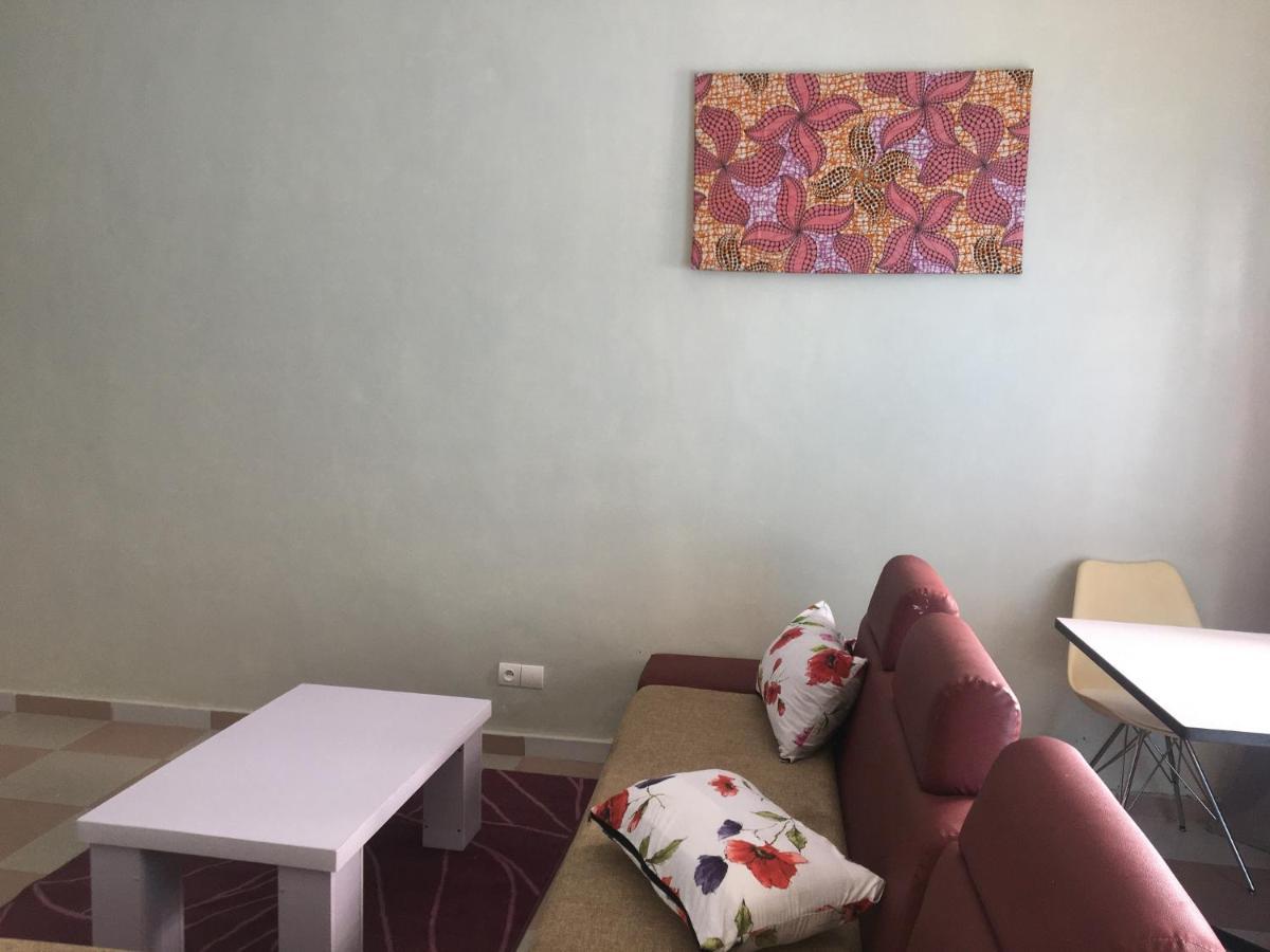 Residence Maryhouse - Free Breakfast And Taxi From Airport Cotonou Bagian luar foto