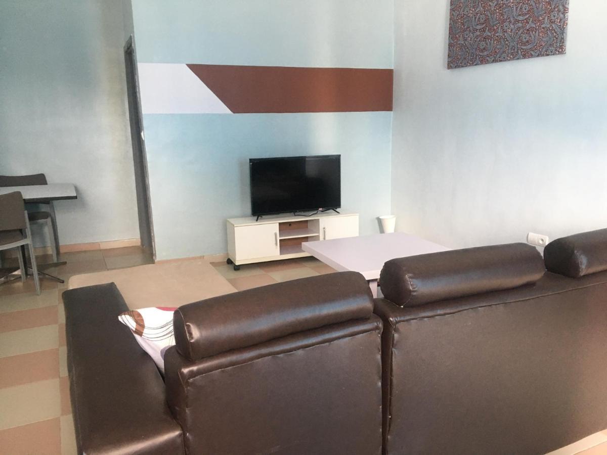 Residence Maryhouse - Free Breakfast And Taxi From Airport Cotonou Bagian luar foto