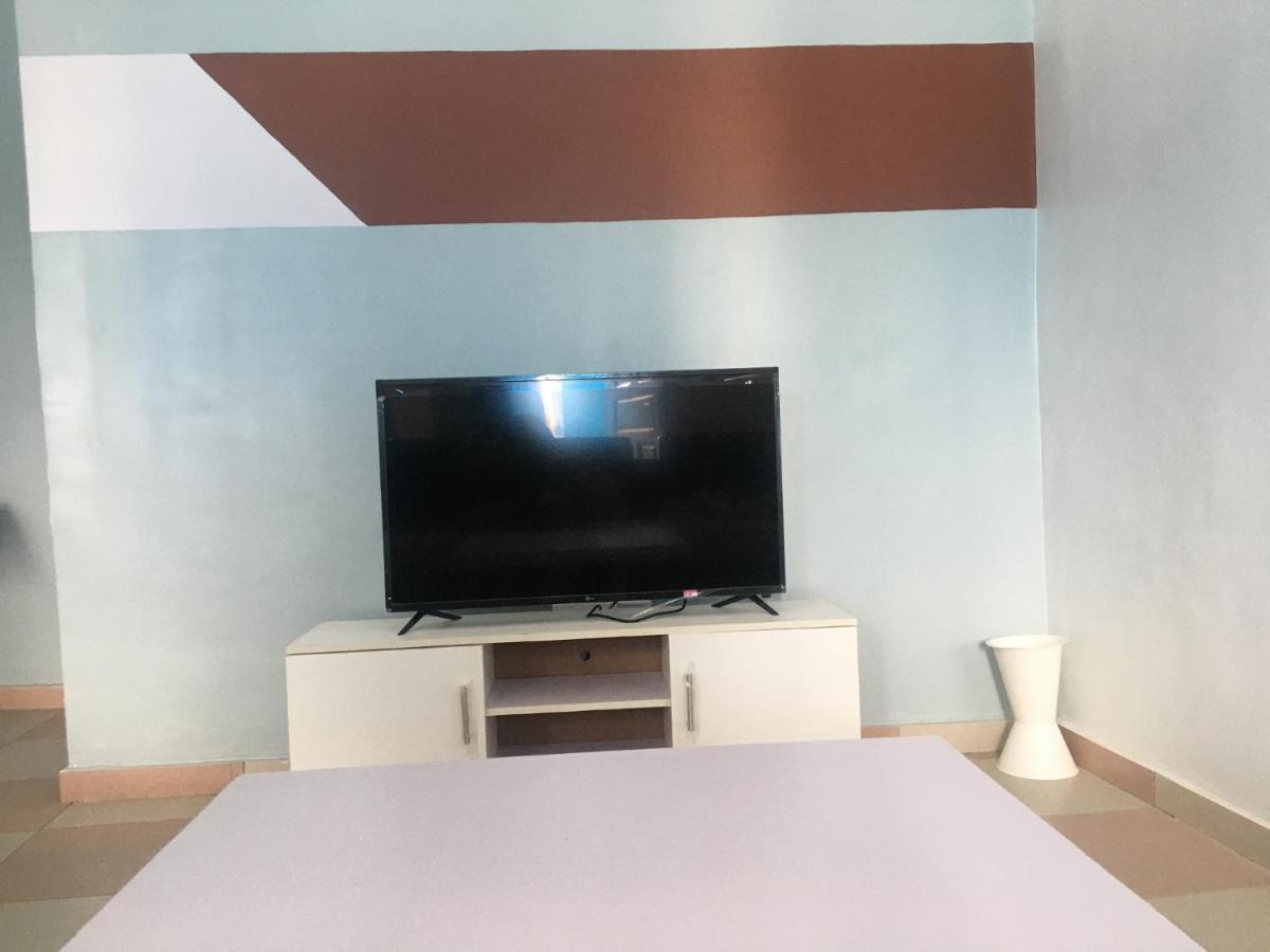 Residence Maryhouse - Free Breakfast And Taxi From Airport Cotonou Bagian luar foto